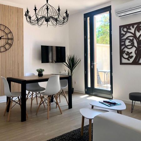 Cote Jardin Est Un Spacieux Et Lumineux T3, Entierement Renove, A 2 Pas De L'Herault Et A 10Min Du Bord De Mer Proche Du Centre Historique Et Du Fabuleux Chateau Laurens, Vous Apprecierez Le Calme De Sa Belle Terrasse Et La Vue Superbe Sur Le Jardin Agde Εξωτερικό φωτογραφία