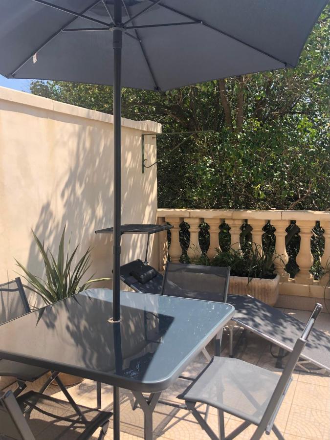 Cote Jardin Est Un Spacieux Et Lumineux T3, Entierement Renove, A 2 Pas De L'Herault Et A 10Min Du Bord De Mer Proche Du Centre Historique Et Du Fabuleux Chateau Laurens, Vous Apprecierez Le Calme De Sa Belle Terrasse Et La Vue Superbe Sur Le Jardin Agde Εξωτερικό φωτογραφία